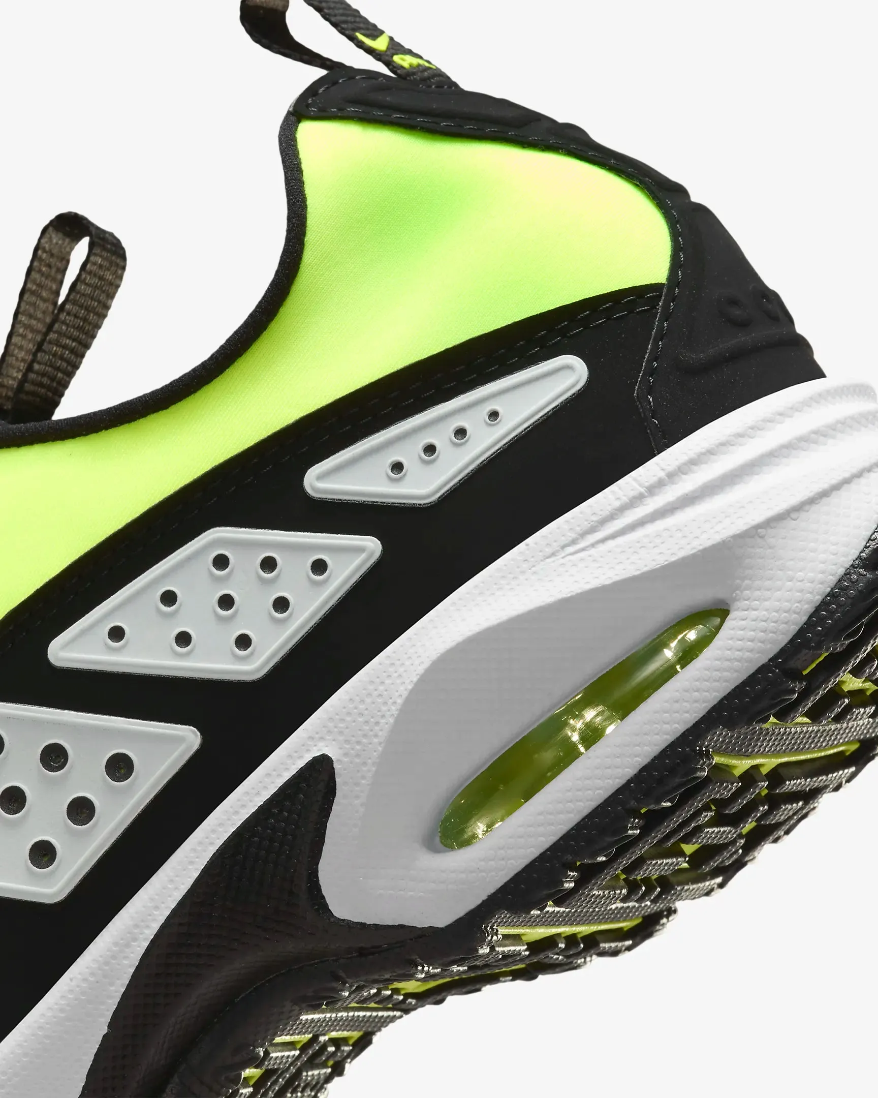Nike Air Max SNDR Yellow sneaker